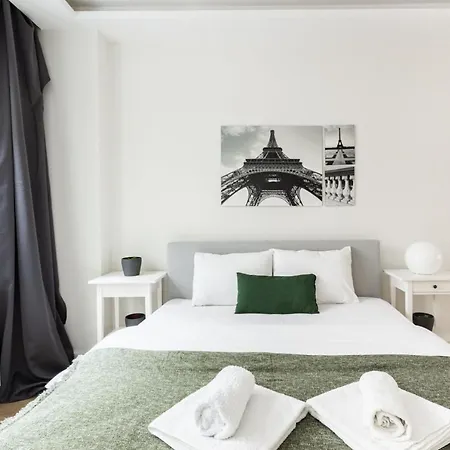Appartement Chic, Cozy With Garden In Besiktas