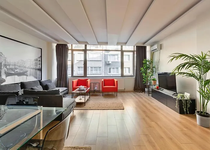 Chic, Cozy With Garden In Besiktas Istanbul